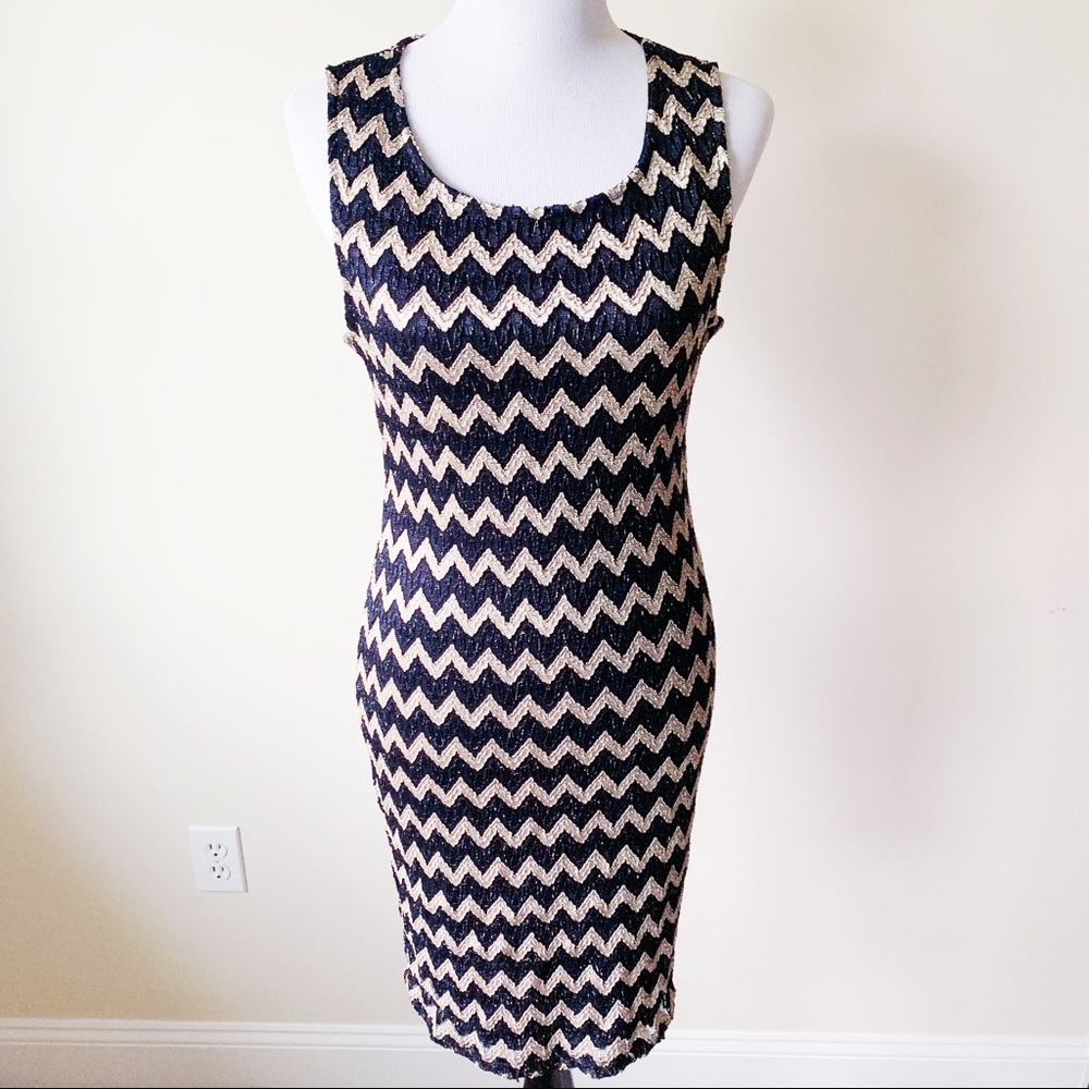 Forever 21 Sleeveless Dress Womens Large Chevron Black Gold Stretch Metallic